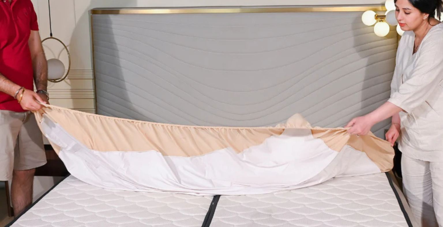 Lycra Maroon Mattress Protector